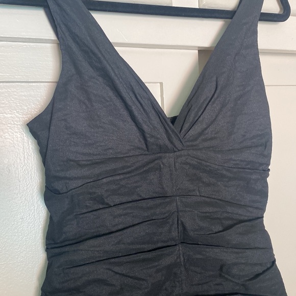 NICOLE MILLER BLACK RUSHED FITTED PLUNGING NECKLINE COCKTAIL DRESS SIZE 4🌟EUC🌟 - Picture 5 of 14